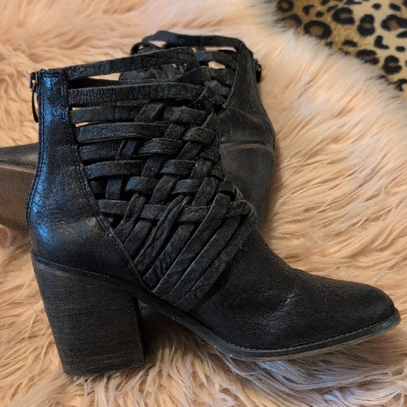 Free People Black Textured Ankle Booties - Picture 2 of 6